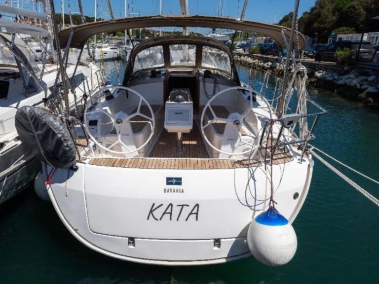 Sailboat to hire Pula at the best price