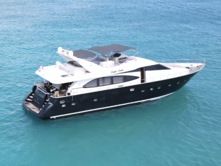 Charter a Majesty Yachts 78 in La Romana on Samboat