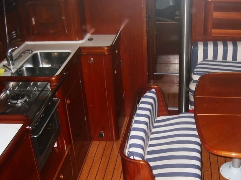 Sailboat to hire Pirovac at the best price