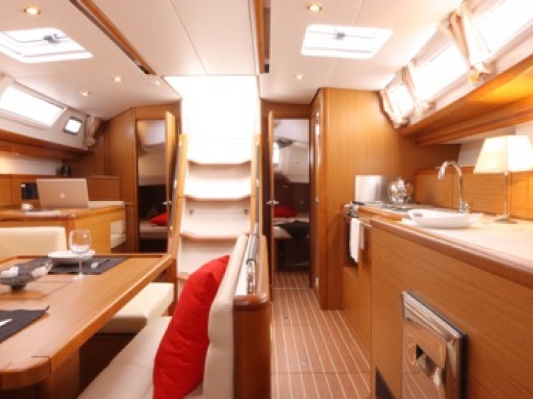 Hire Sailboat with or without skipper Jeanneau Pirovac