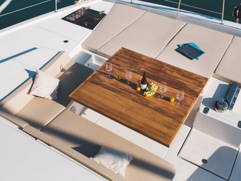 Hire Catamaran Bali with a boat licence