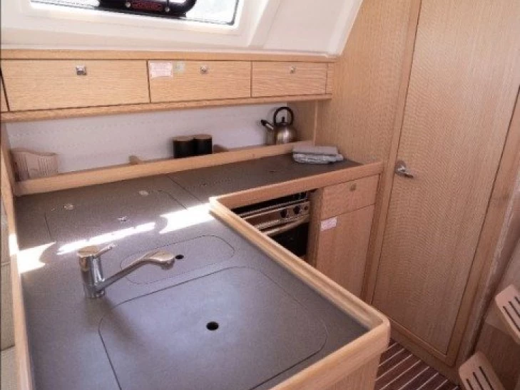 Hire Sailboat Bavaria with a boat licence