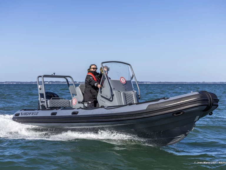 Hire a Highfield Patrol 660 La Trinité-sur-Mer