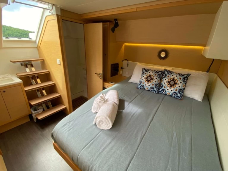 Catamaran to hire Belize City at the best price