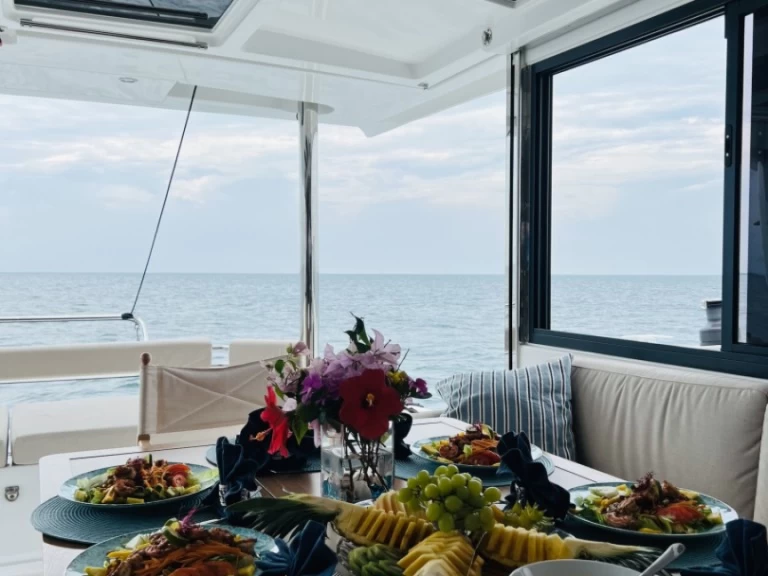 Charter a Bali First Tracks in Belize City on Samboat