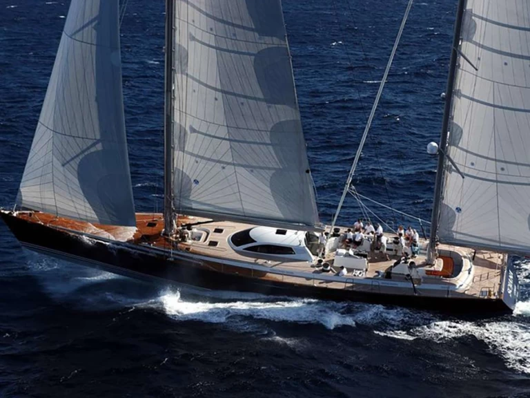 Hire Luxury Yacht Greenbay Mar with a boat licence