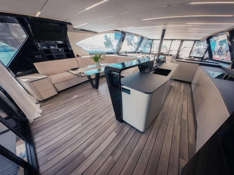 Luxury Yacht hire in Paradise Island - Wave Catamarans Summer