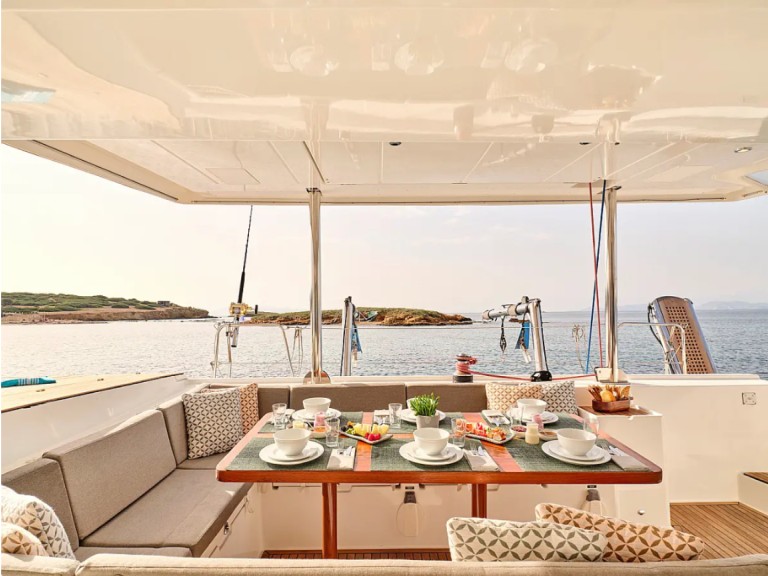 Hire Catamaran with or without skipper Lagoon Alimos