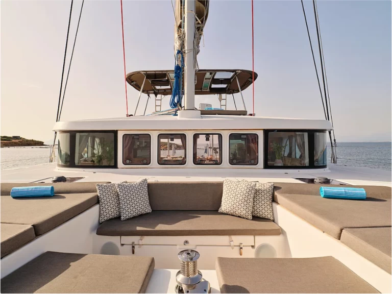 Catamaran to hire Alimos at the best price