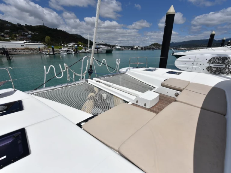 Yacht charter Airlie Beach - Leopard Catamarans / Robertson & Caine Leopard 46 - 4 cab. on SamBoat