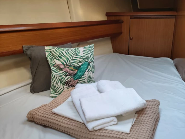 Charter a Jeanneau Sun Odyssey 45 in Préveza on Samboat