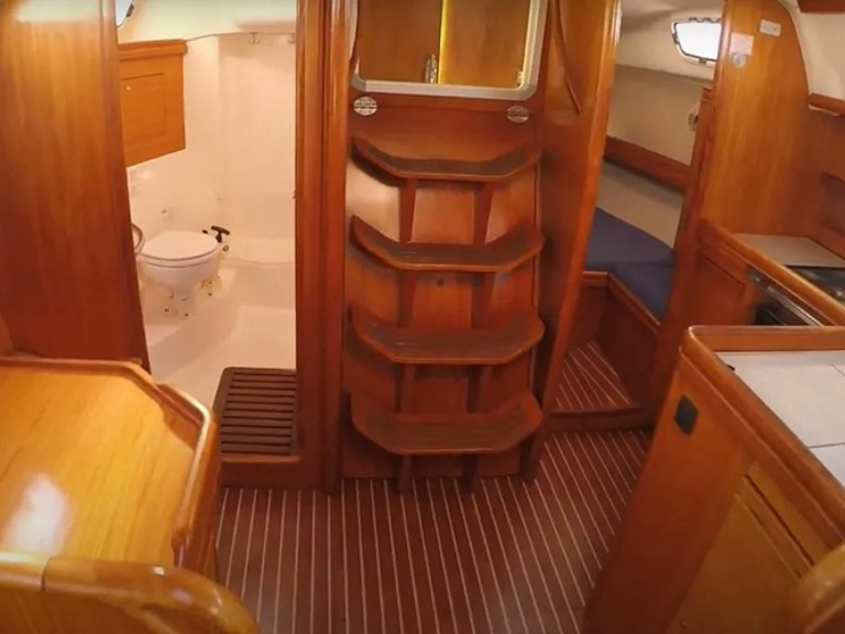 Hire Sailboat Bavaria with a boat licence