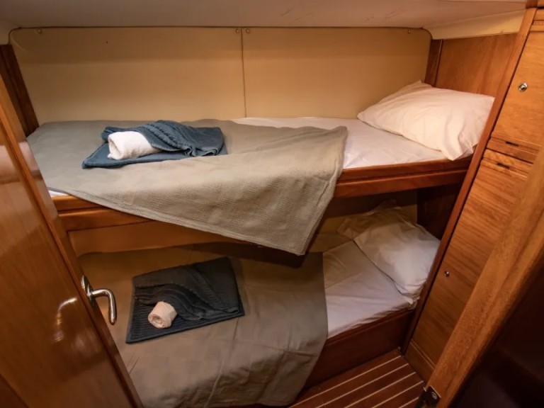 Hire Sailboat with or without skipper Bavaria Nikiána