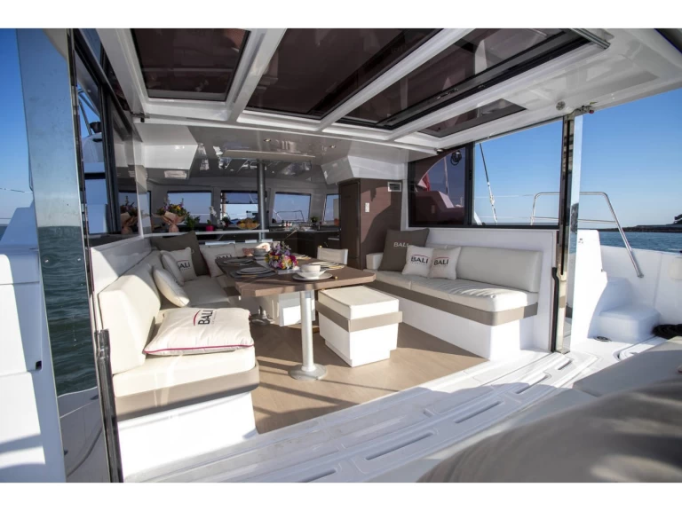 Yacht hire Olbia cheap Bali Catspace Voile