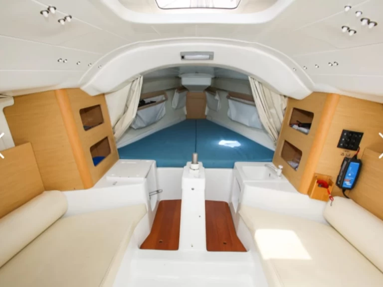 Charter a Bénéteau First 21.7 S in Port Fréjus on Samboat