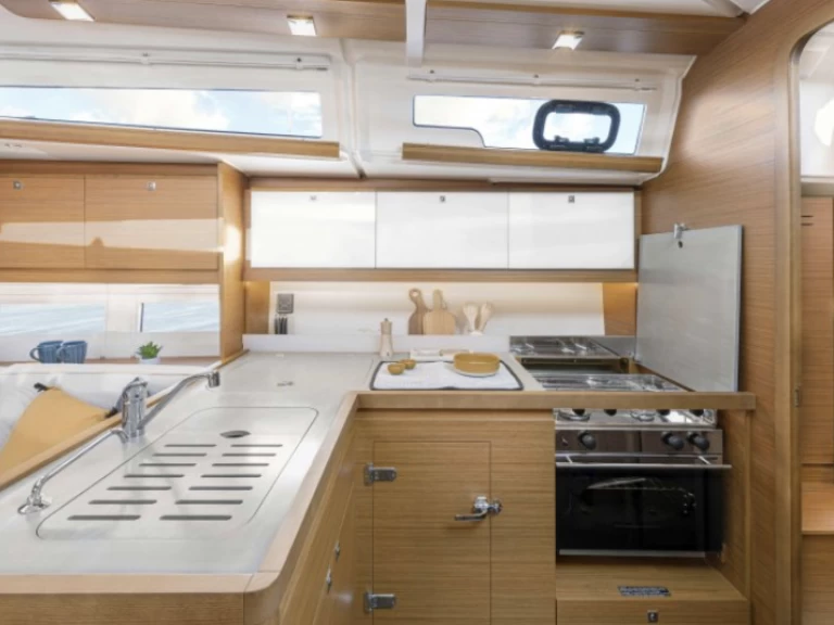 Yacht hire Port-Camargue cheap Dufour 390 Grand Large