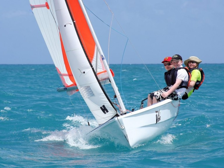 Sailboat to hire Carnac at the best price