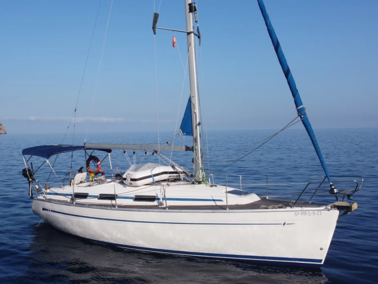Hire Sailboat Bavaria with a boat licence