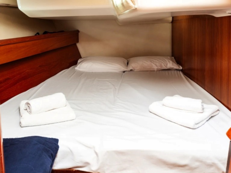 Hire a Jeanneau Sun Odyssey 45 Préveza