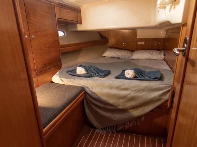 Charter a Bavaria Bavaria 50 in Nikiána on Samboat