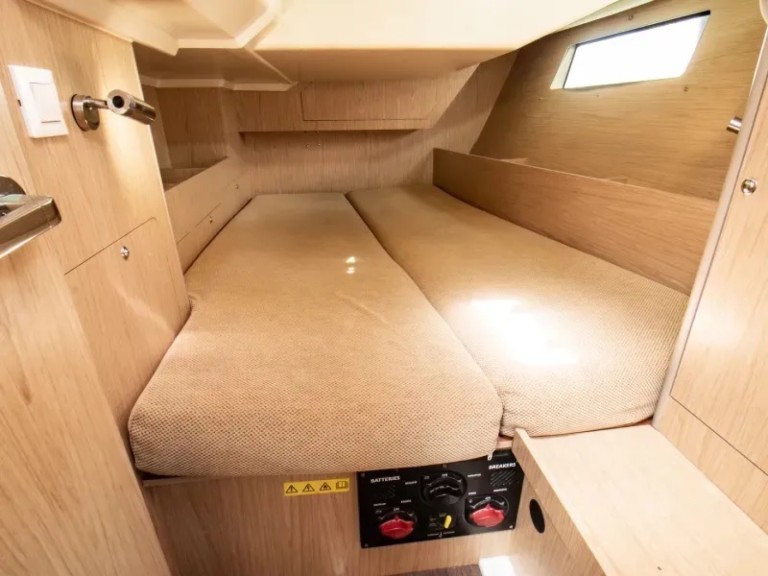 Sailboat hire in Nikiána - Bénéteau Oceanis 41.1