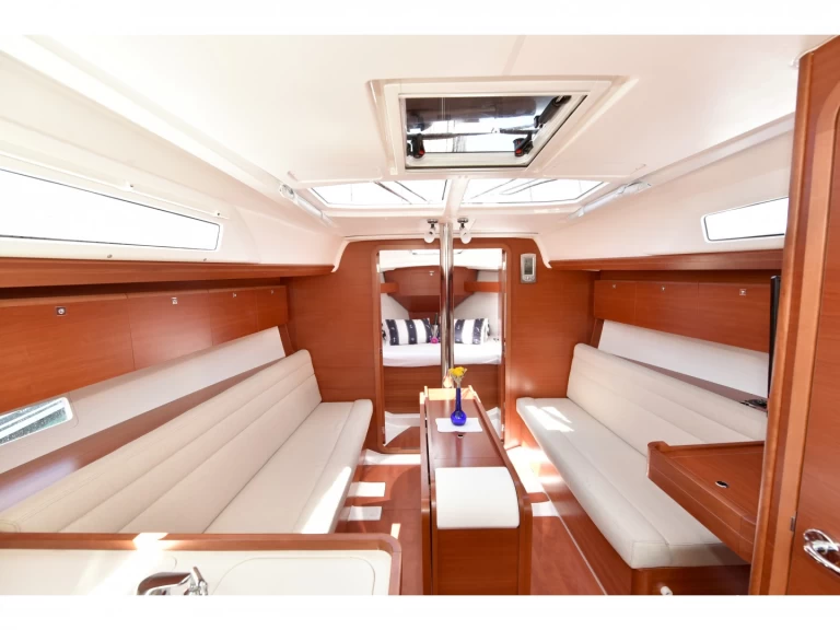 Yacht charter Rhodes (City) - Dufour Dufour 350 Grand Large on SamBoat
