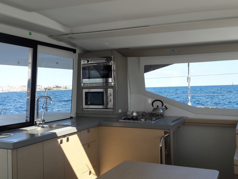Catamaran hire in Palamós - Fountaine Pajot Lucia 40