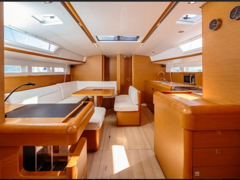 Sailboat hire in Tropea - Jeanneau Sun Odyssey 519 "Kalos