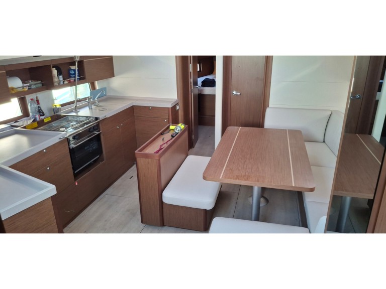 Yacht charter Tropea - Bénéteau Oceanis 46.1 "All of you" on SamBoat