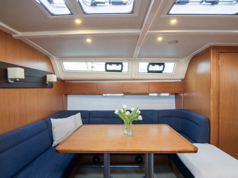 Yacht charter Lávrio - Bavaria Cruiser 51 on SamBoat