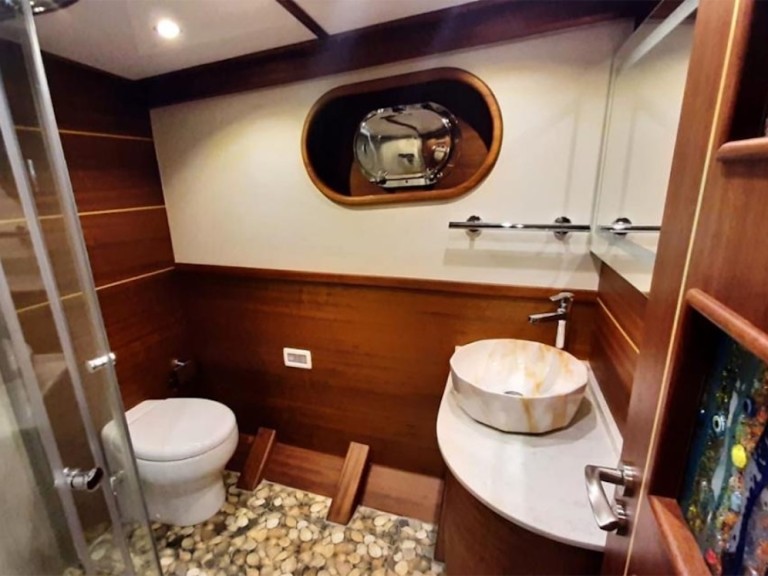 Hire a  CARPEDIEM CORAL Bodrum