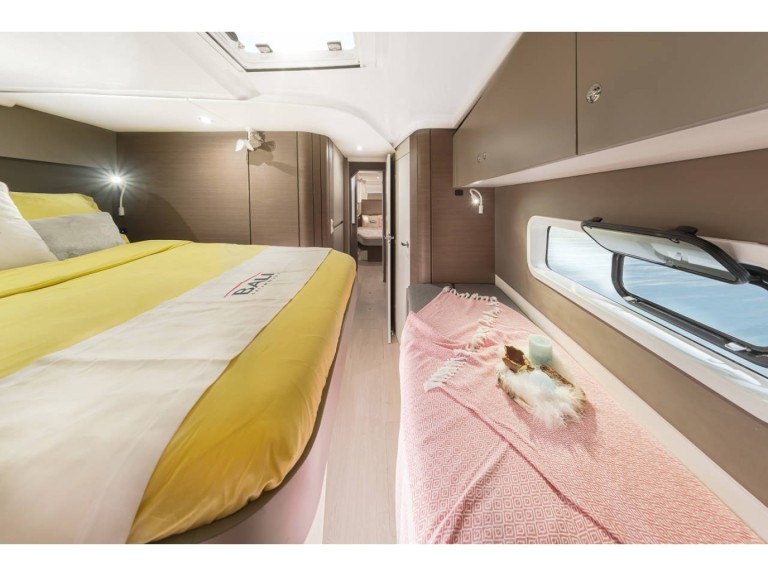 Hire a Bali Bali Catspace Voile Olbia