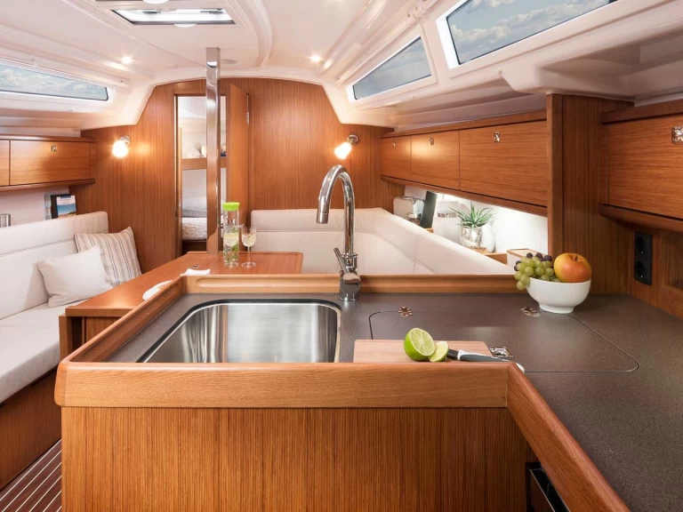 Hire a Bavaria Cruiser 34 Izola