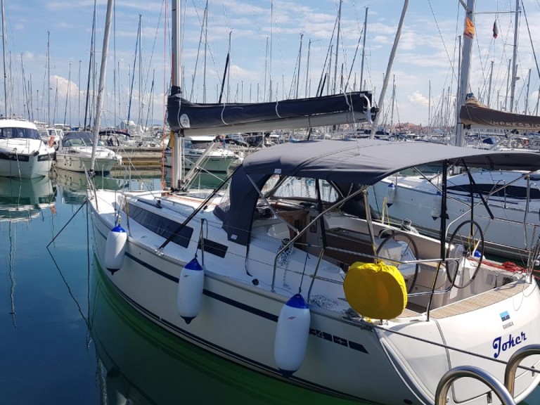 Sailboat hire in Izola - Bavaria Cruiser 34