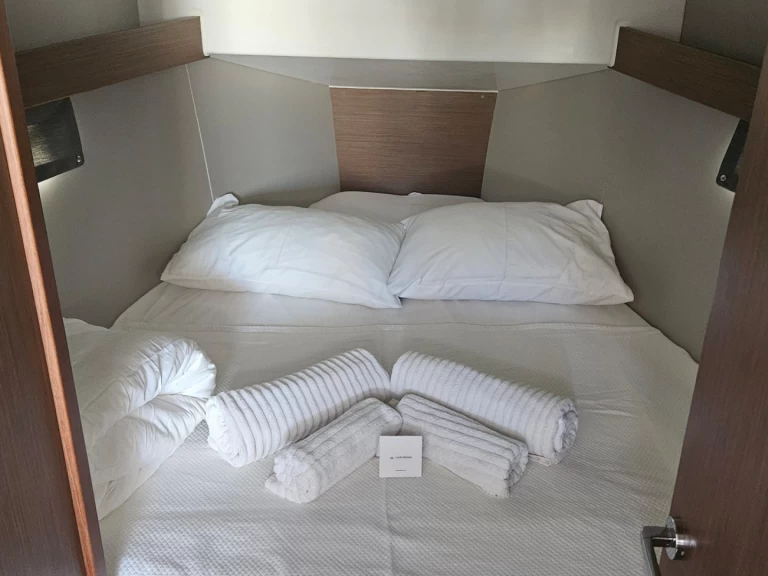 Hire Sailboat Bénéteau with a boat licence