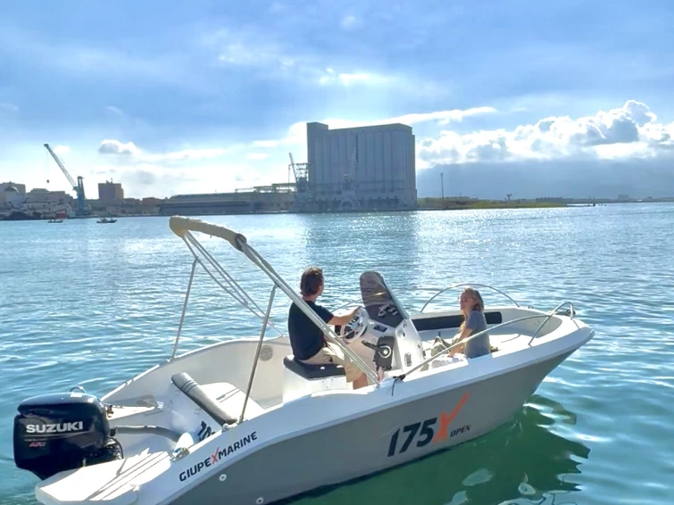 Hire a giupex 175X Torre Annunziata