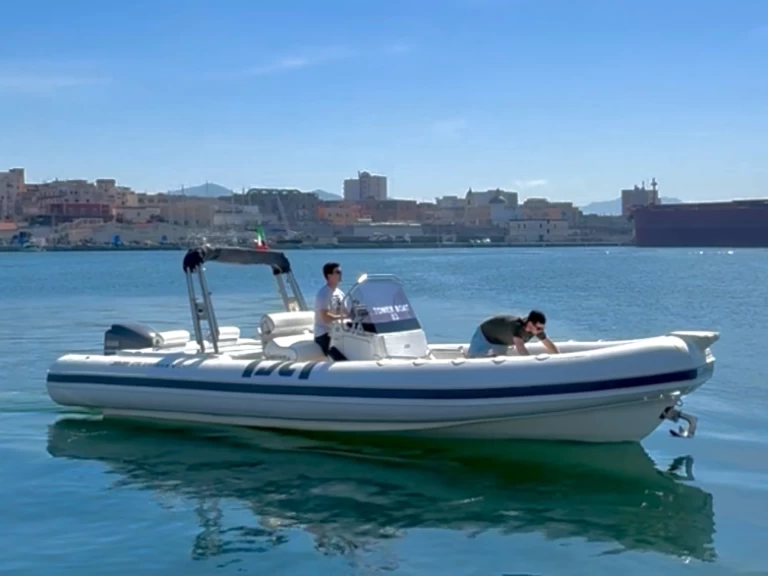 Yacht hire Torre Annunziata cheap Clubman 26