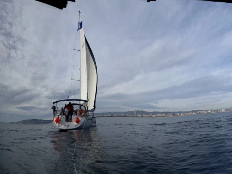 Hire Sailboat Bavaria with a boat licence