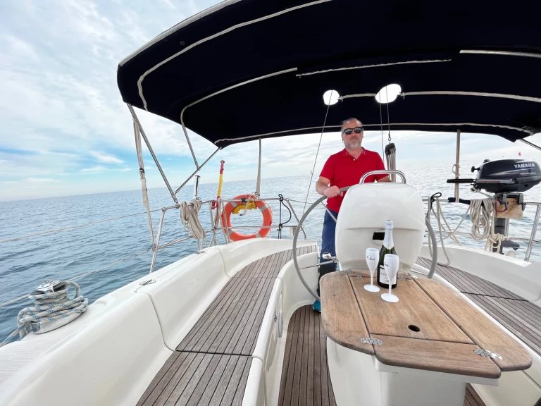 Hire Sailboat Bavaria with a boat licence