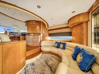 Hire Luxury Yacht Aicon with a boat licence