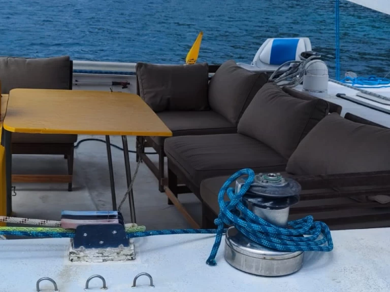 Yacht hire Les Trois-Îlets cheap Plan eric lerouge