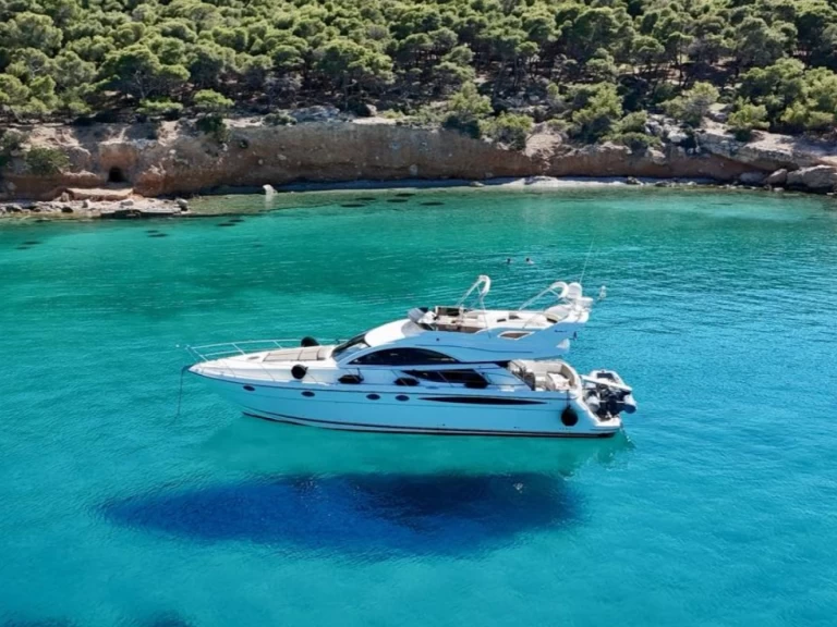 Charter a Fairline Phantom 50 in Glyfada on Samboat