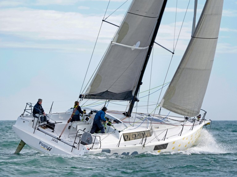 Charter a Pogo Structures Pogo 44 in La Trinité-sur-Mer on Samboat