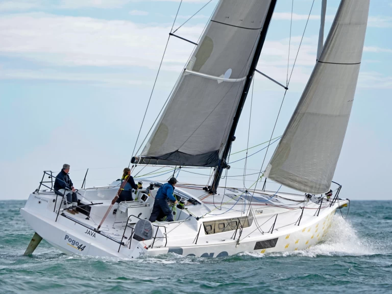 Charter a Pogo Structures Pogo 44 in La Trinité-sur-Mer on Samboat