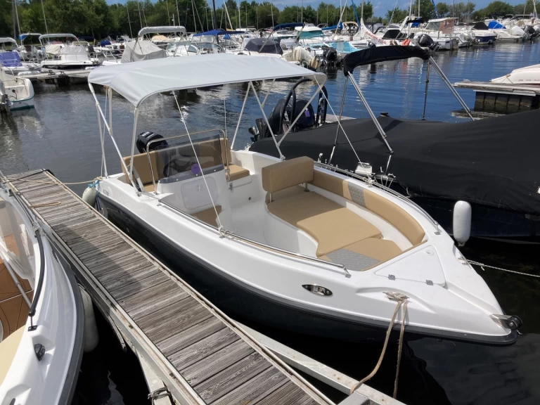 Nireus Optima 505 charter bareboat or skippered in  Sanguinet