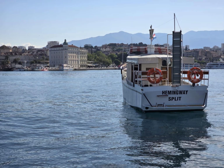Motorboat hire in Split - Hemingway -