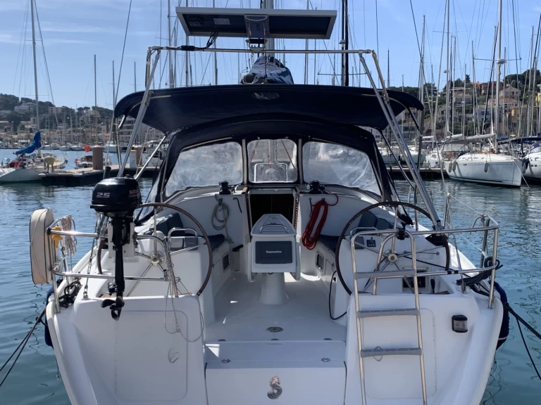 Hire Sailboat Bénéteau with a boat licence