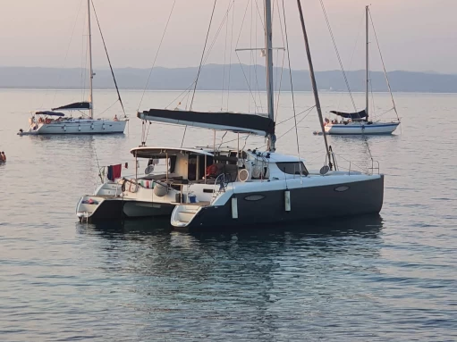Hire a Fountaine Pajot Orana 44 Toulon