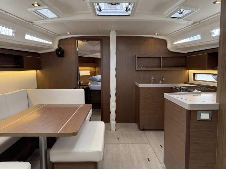 Hire Sailboat Bénéteau with a boat licence