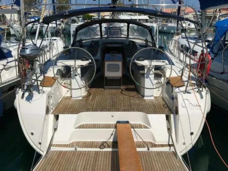 Hire a Bavaria Cruiser 45 Lefkáda